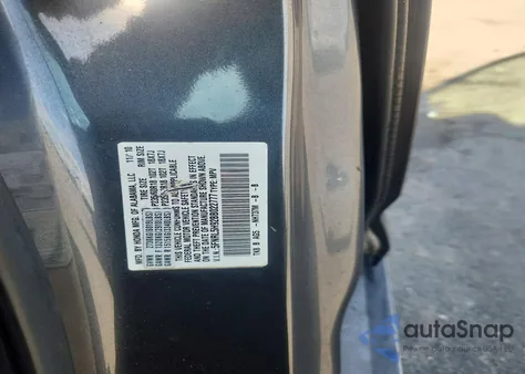 2011 Honda Odyssey Touring z USA, uszkodzony, nr VIN 5FNRL5H92BB022777